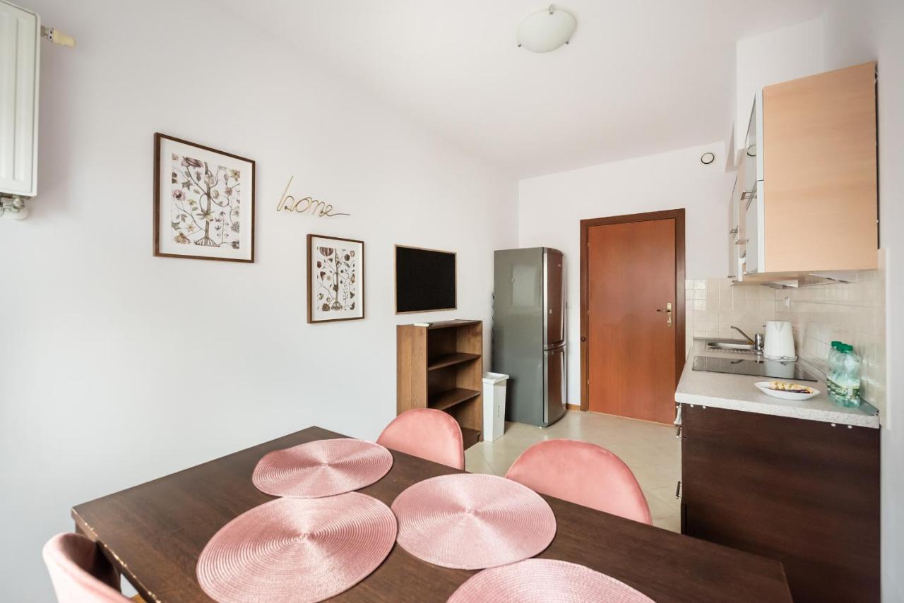Wola Sunshine Apartment Free Parking Varsó Kültér fotó